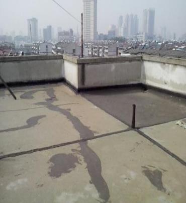 梁溪漏水维修 楼顶漏水是什么原因，楼顶漏水维修方法是什么?